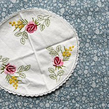 VINTAGE PLACE MAT | OVAL FLORAL
