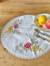 VINTAGE PLACE MAT | OVAL FLORAL