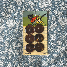 VINTAGE BUTTONS | BROWN