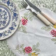 VINTAGE PLACE MAT | OVAL FLORAL