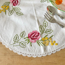 VINTAGE PLACE MAT | OVAL FLORAL