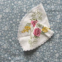 VINTAGE PLACE MAT | OVAL FLORAL
