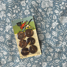 VINTAGE BUTTONS | BROWN