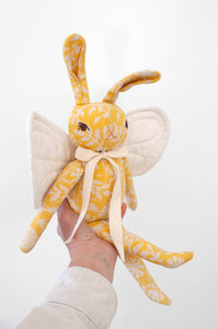 MEDIUM RABBIT WITH WINGS | YELLOW