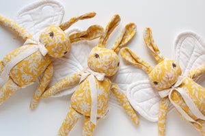 MEDIUM RABBIT WITH WINGS | YELLOW