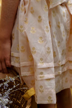 ELEONORE | GOLDEN FLOWER